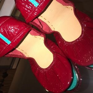 *NWOT Ruby Red Tieks